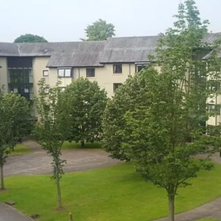 Ξενοδοχείο Oxley Hall-campus 3*